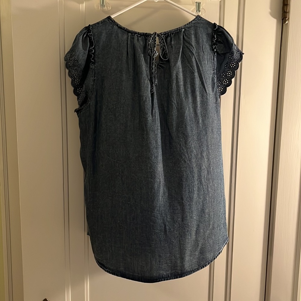 Chambray Top - Picture 2 of 4